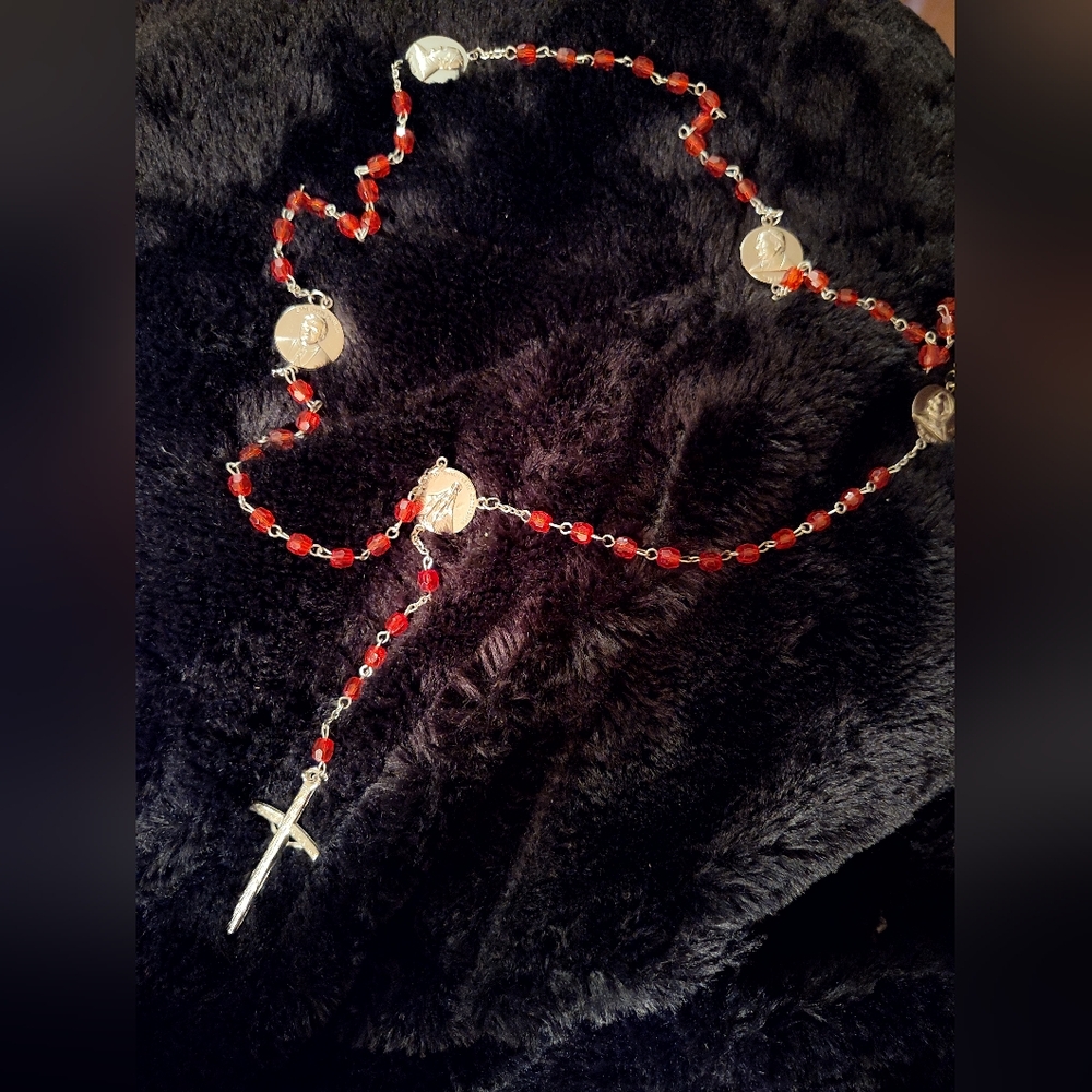 Vintage Pope John Paul II Commemarative Red Beads 5 Medallions Rosary